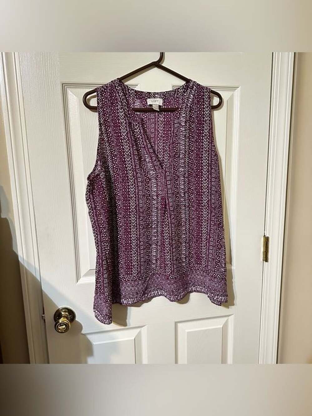 LOFT Purple Geometric Print V-Neck Sleeveless Blouse